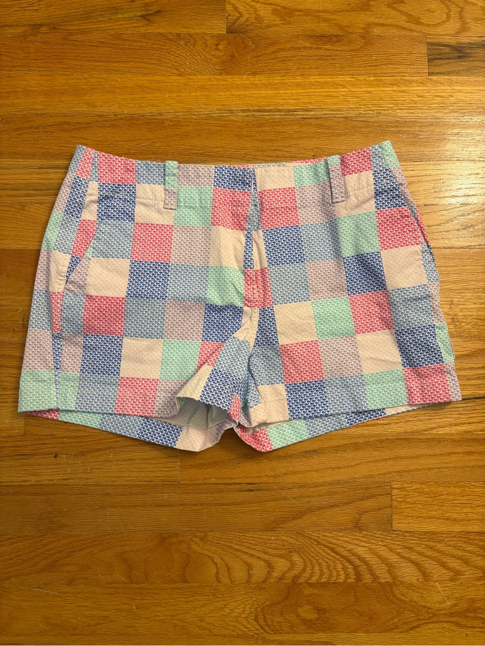 Vineyard Vines Patchwork 3.5” Shorts - Size 8
